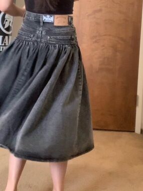 Push Button High-Waist Washed Black Denim Midi Skirt S